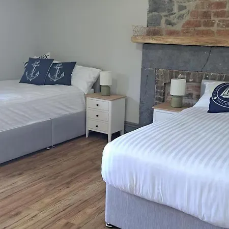 Cozy School House Retreat In Nyaraló
