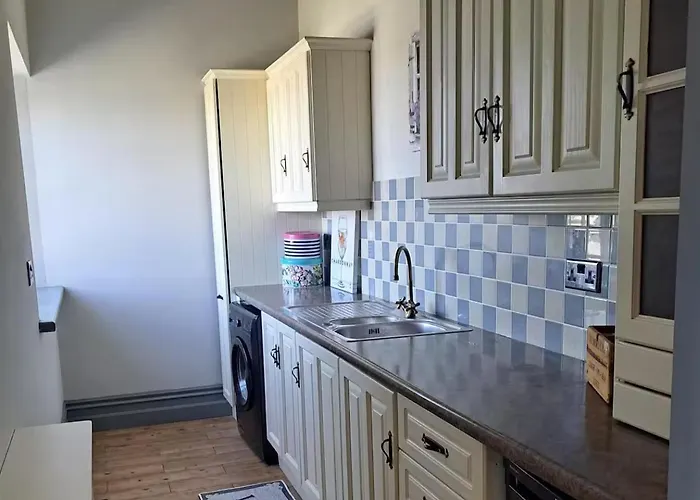 Cozy School House Retreat In בית נופש *
